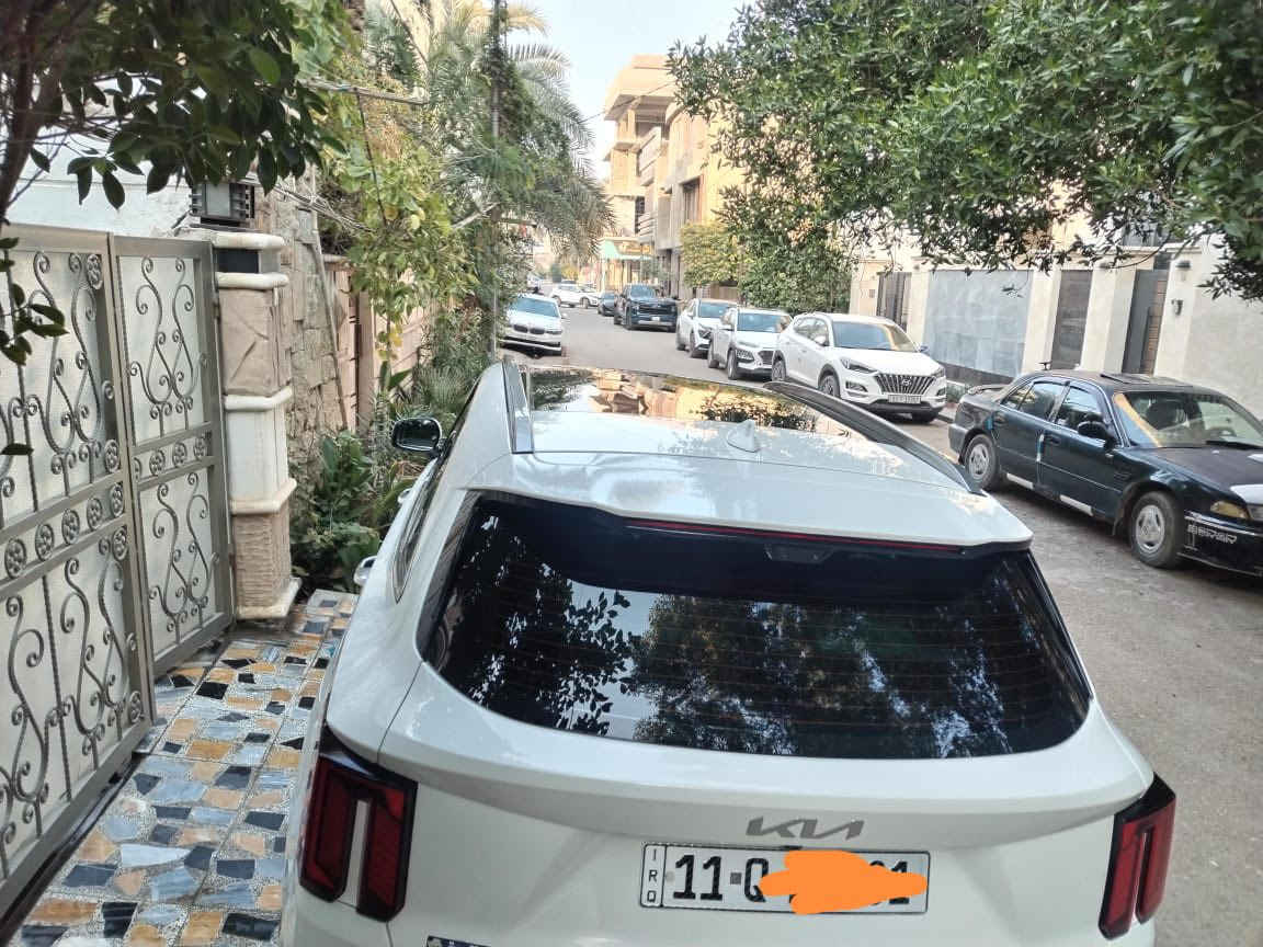 كيا سورنتو موديل ٢٥.ماشيه. ١٩  ذات شو مكفوله بس البارد الي امين في حافة الصندوك بعقوبة 07716077￼144رقم بغداد اسمي
