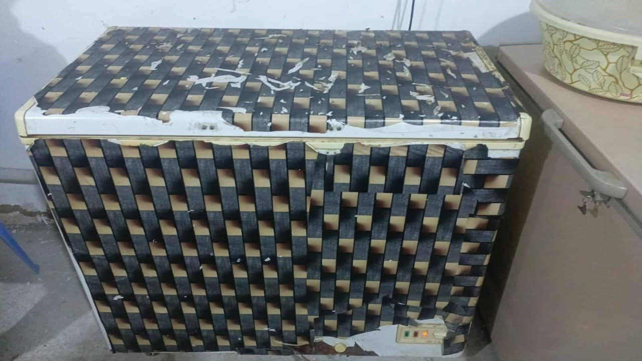 غراض مطعم للبيع  نضافه فول سعر كلهن مليون و100العنوان بهرز او لاتصال على رقم ***********
