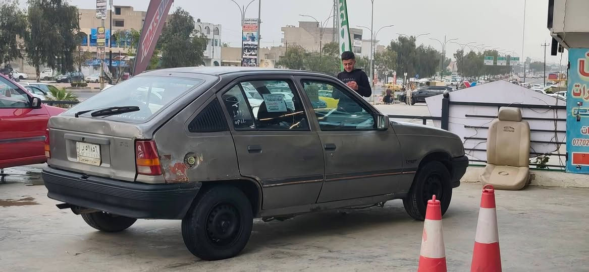 كاديت موديل 1991
حجم 16 
رقم الماني 
محرك بداية صرف 
بيع او مراوس شعندك نزل
السعر 18 وبيهامجال
***********
***********
