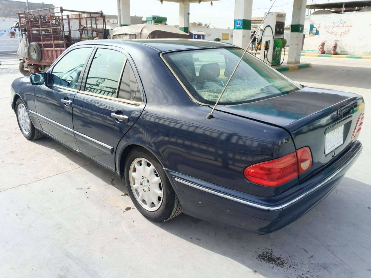 السلام عليكم
أم عيون موديل 96  مكينه خراطيم تخم تاير جديد تبريد عوزة فقط كمبريسر وغاز رقم كربلاء مصبوغة عام نقصهه بس الباور ما مجفتة سعرهه 58 وبيهه مجال للشراي مكاني بغداد العبيدي ***********
