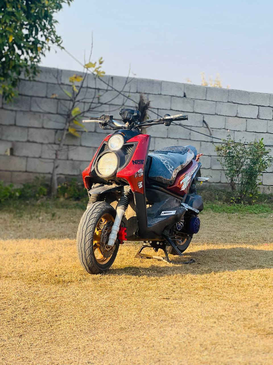 السلام عليكم سكنس جبلي للبيع
متزوده تزويد خارجي ملغومه لغم تزويد

مكينه على وضع الابلاد جيب الف فيتر وياك وافحص

المكان صلاح الدين الاسحاقي ٧٥٠ وبيها مجال حك الجيه

تواصل *********** والخاص مفتوح.
