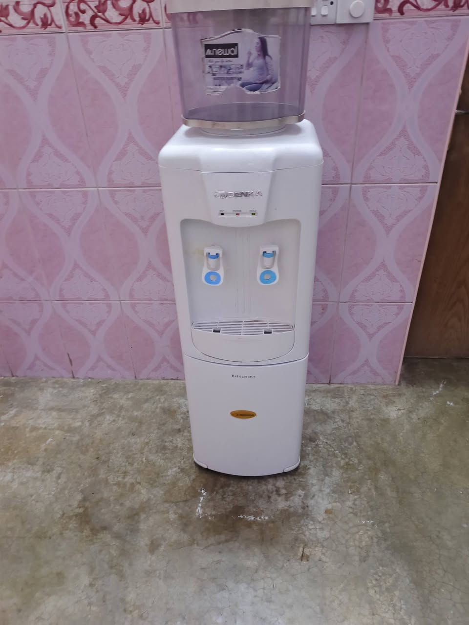 س ع براد شغال شرط حار بارد ثلاجه فول نضافه كل عيب مابيه كامل ويه الفلتر سعر 55 وبيه مجال مكاني كركوك حي عسكري شراي اتصل  ***********
