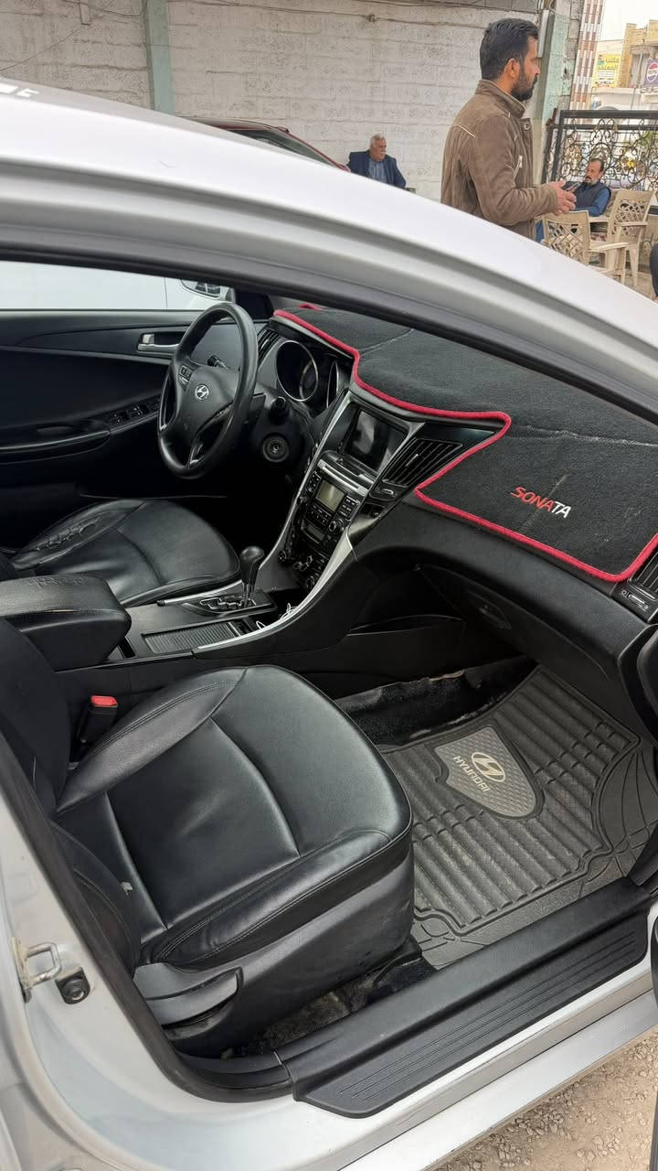 سوناتا موديل 2011
مكفوله كفاله عامه حته الدعاميات 
محرك 2000 دوش نضامين وحولتها نضام واحد 
سعرها 95 ورقة وبيها مجال قليل موجوده بمعارض وائل حاليا 
الرقم ***********
كشنات جلد
أرضيات جلد من الشركه 
كامره خلفيه
شاشه 
نضام ايكو 
تحكمات سترين 
سماعات دمام
