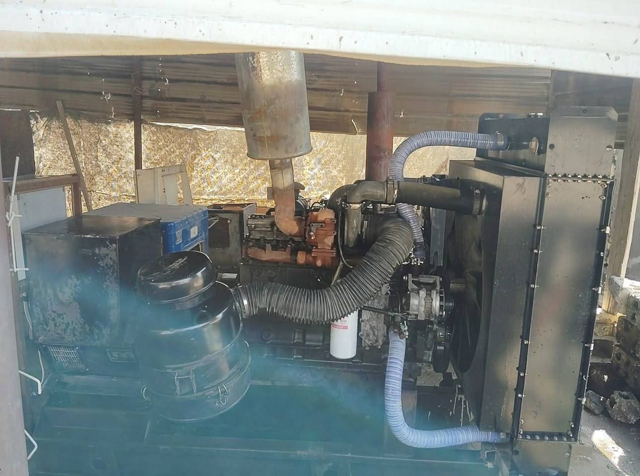 السلام عليكم مولد كمنز 24 ولف راديتر انتر كلر جهاز تشغيل واطفاء  بم كهربائي جديده جدآ للاستفسار الاتصال على الرقم ***********
