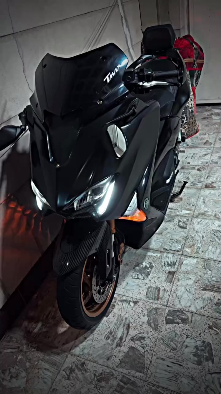 Tmax2019 وكاله الدراجه شوفت عينك ما نقصها برغي واحد وجيب وياك 50فيتر إذا كلك بيها خلل مكينه او شي تاخذها وتروح ممشاها 24الف شراي تعال خاص وتشلع عيوني مكاني بغداد 
الرقم:*********** واتساب او اتصل موجود 
تعال خاص و انطيك تفاصيل اكثر فول مواصفات 🛑
