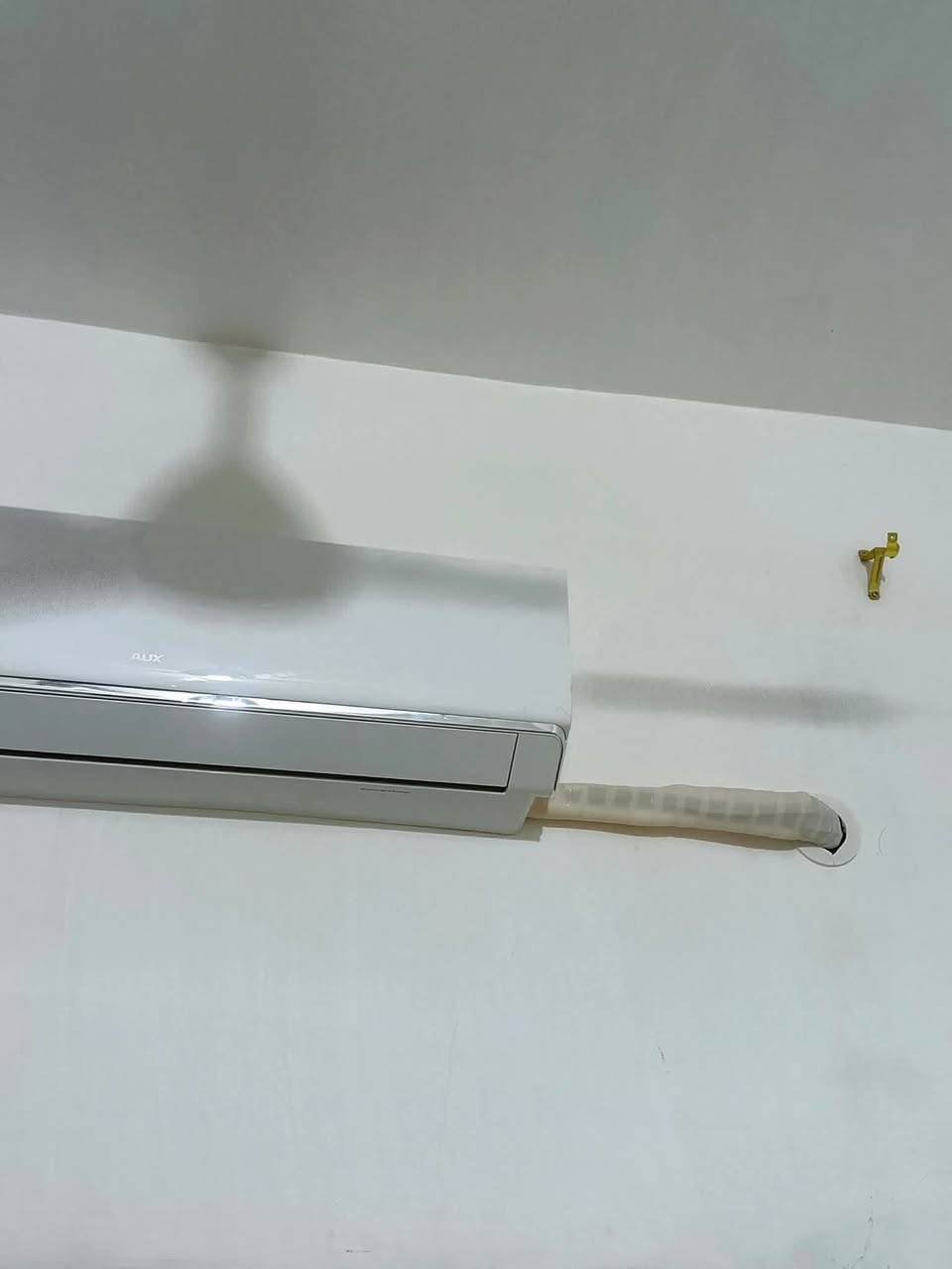 ☀️ مع اقتراب فصل الصيف تعلن ورشة سيف حكيم ☀️
 عن بدء الموسم الصيفي لأعمال
صيانة • تنصيب • أدامة أجهزة التبريد والتكييف
🔧 صيانة جميع أنواع السبالت
❄️ تنصيب احترافي بأفضل المواد
مع ضمان في التنصيب لمدة سنة كامله 
🛠️ أدامة ومعالجة الأعطال لضمان أعلى كفاءة وأقل استهلاك
✅ خبرة ودقة في العمل

خلّي جهازك جاهز من الآن واستمتع بصيف بارد ومريح ✨
📞 للاستفسار والحجز:
[***********]
***********
