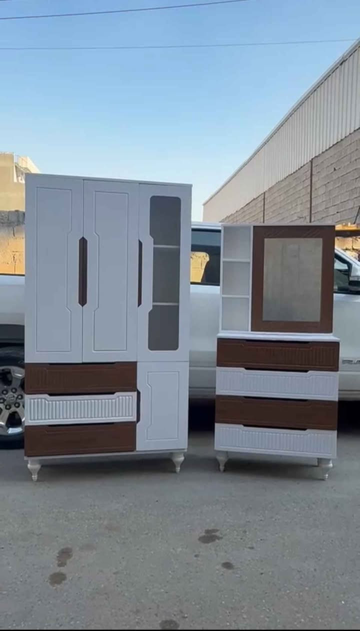 كنتور 3 باب عرض 105 سم ارتفاع 190 سم مع الارجل عمق 35 سم 
السعر 185

ميز تواليت عرض 80 سم ارتفاع 175 سم عمق 35 سم
السعر 125
توصيل بغداد مجاني 5اطراف محافظات 
15
#بغداد #المنصور #سيديه #العراق #يوسفيه
#كوت #نعمانيه #واسط بغداد, العراق


**إذا كنت صاحب هذا الإعلان وتريد حذفه لأي سبب، رجاءا أرسل رسالة إلى الدعم الفني**