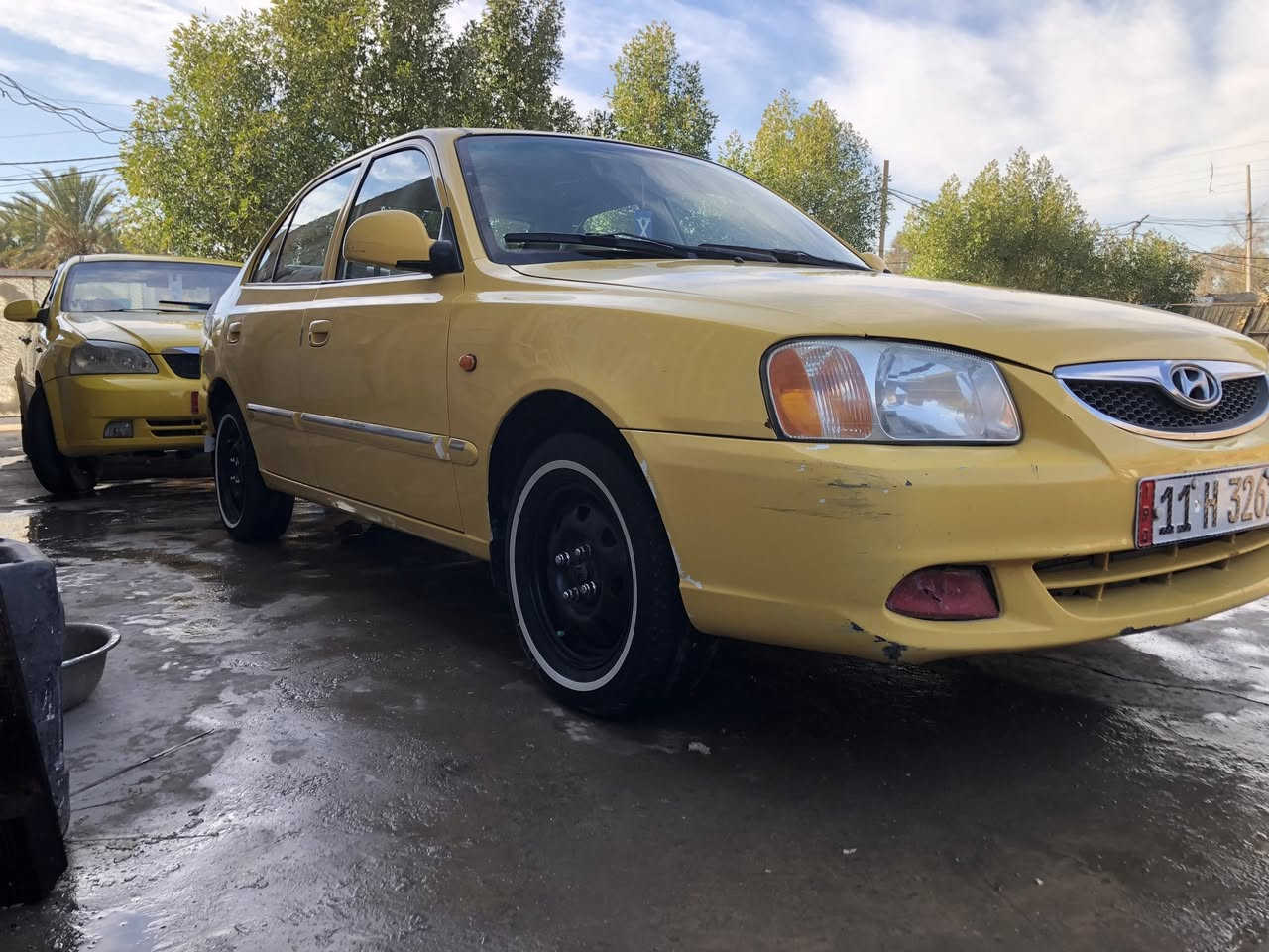 السلام عليكم فيرنه موديل ٢٠١٥ رقم بغداد باسمي سنويه لل ٢٨ مصفره هيئه وغرمات . كير ومحرك شرط بل جيس ترايك لاخر الدنيه كهربائيات كلها علا وضع الشركه تخم تاير صدر جديد سياره جاهزه للاخير بوجهك للشارع سياره احله من صور تجي وتشوف بعينك سعر ٧٥ وبيها مجال مكاني بغداد الدوره / ***********
