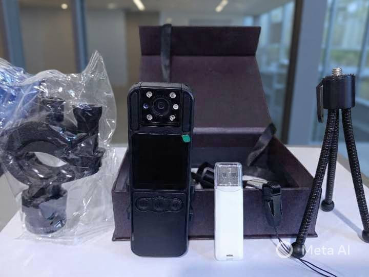 كاميرا تسجيل فيديو ... مغامرات (اصلية)
عدسة قابلة للدوران 180 درجة HD1080
مع التقاط صور ...تعمل ايظآ كداش كام 
وجهاز انذار في حالة رصد حركة ...
اضافتا تعمل كمسجل صوت او مايك ...
💸السعر 30 الف دينار عراقي
📱***********
📍بغداد ....
