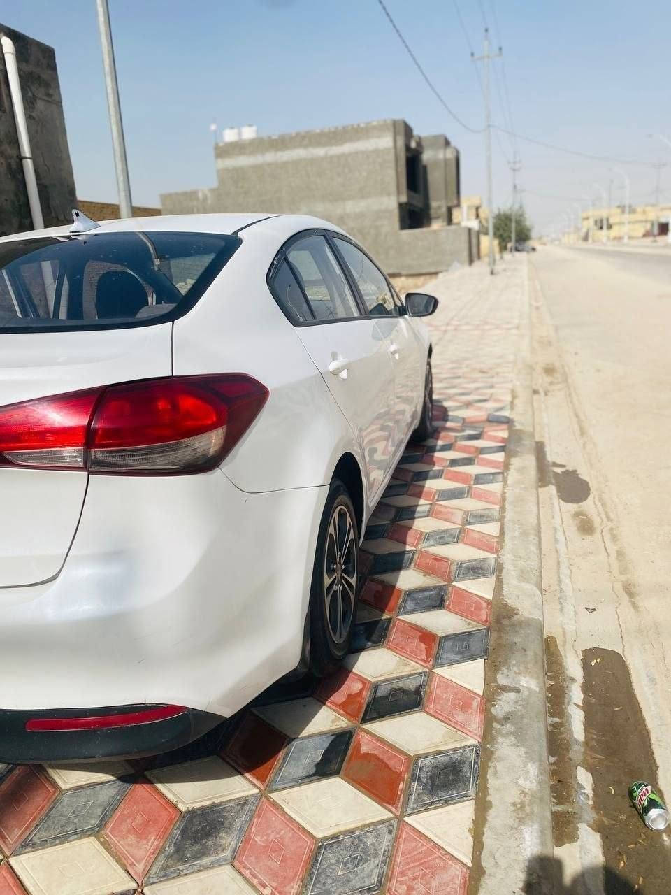سيراتو موديل 2017 خليجي بيع او مراوس حسب القناعه  كير محرك تبريد خير من الله مقدم جديد رقم قادسيه بيهه 4 قطع المواصفات شاشه كامره اشاير بلمري ويل كب مكان السياره السماوه قضاء الرميثه السعر 100 وبيهه مجال 
***********
