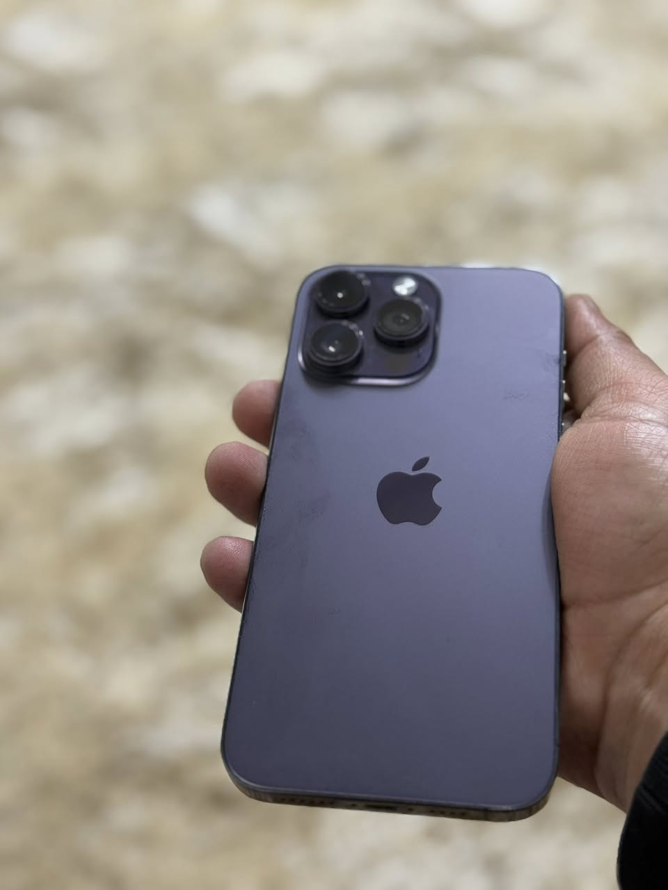 14 برو ماكس شوق اوسط ماستر بطارية 85 كامل ملحقات للبيع ب865 مكاني كربلاء حي السلام للاستفسار خاص او ***********
