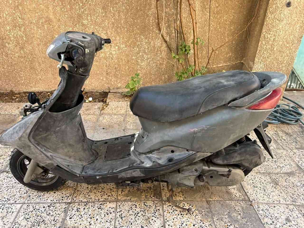 سلام عليكم دراجه ابريز كابريتر بلاديه شغاله مابيه نقص للبيع السعر 325 بغداد شارع فلسطين ***********
