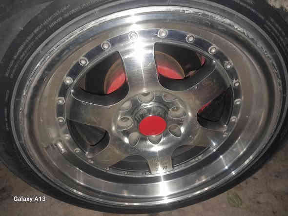 ويل زعره نضيفات سعرها ٣٠٠ وبيهن مجال ***********
