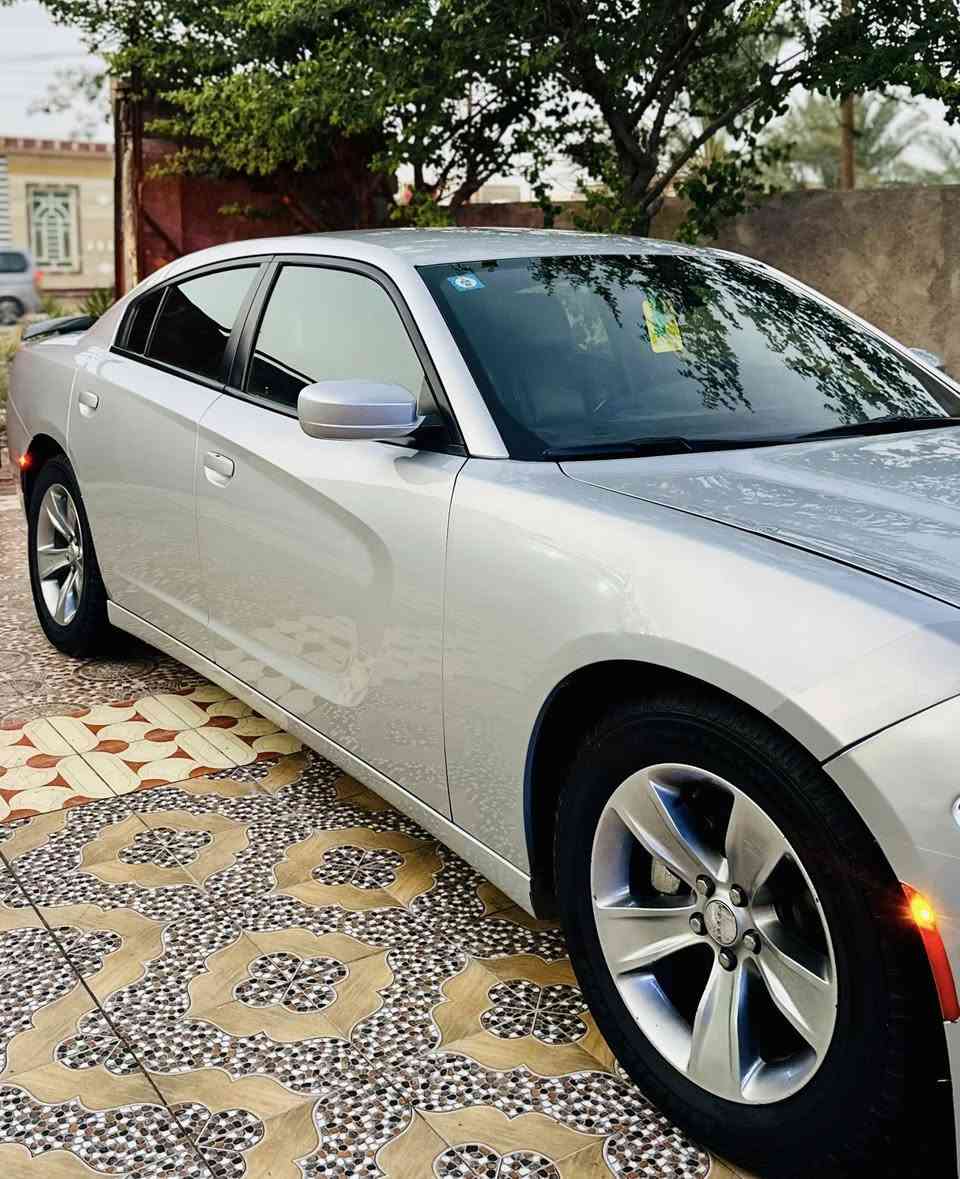 سلام عليكم 
دودج جارجر مديل 2021 
رقم بصره سنويه جديده لغاية 2028 تحويل ثاني يوم بسمي
مواصفات sxt فول ماعدا فتحه شاشه كبيره كشنات كهربائيه تدفئة تبريد جلد مكينه 3600 V6 حساسات كامره دواره ويل 18 sxt بلادي
(ضربتها جاملغ امامي جهة سائق فقط ونص باب خلفي صبغ بل عراق اثر شخوط وباقي كله كفاله من فتح وصبغ شرط فحص) سياره كارتون جديده كلش حداده تخم تاير جاهزه مجهزه 
(مكان البصرة قضاء القرنه)
(سعر 210 بيها مجال قليل لشراي بدون كسران بل سعر الي مايعجبه منشور يعبره )
رقم هاتف/(واتساب او اتصل)
***********
