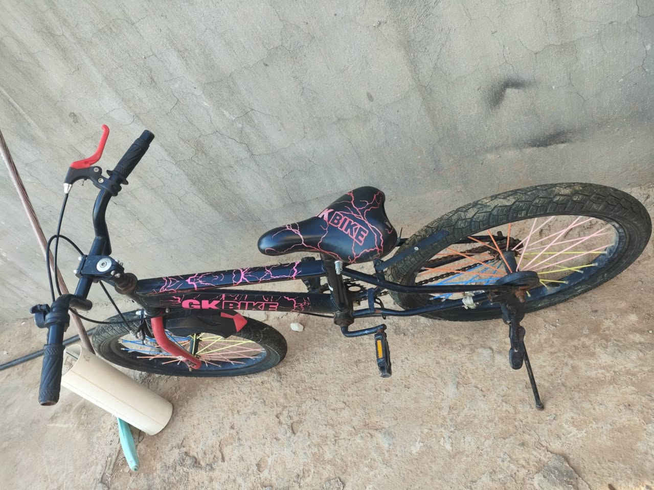 🚲 للبيع دراجة GK BIKE BMX بحالة ممتازة 🚲
إذا تبحث عن دراجة قوية، نظيفة، وجاهزة للاستخدام، فهذه الدراجة خيار ممتاز. تتميز بهيكل متين، وتصميم رياضي جذاب، وإطارات بحالة جيدة، مع فرامل تعمل بكفاءة، وهي مناسبة للاستخدام اليومي وللأطفال والمراهقين.
💰 السعر: 45,000 دينار فقط.
📍 الموقع: الفلوجة – النساف – الفلاحات، يم مركز شرطة الفلاحات.
📞 للاستفسار والتواصل: ***********
الدراجة كما موضحة بالصور، جاهزة للاستعمال، والله يبارك لصاحب النصيب.
