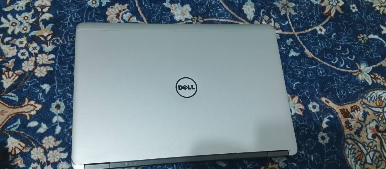 سلام عليكم
لابتوب Dell LATITUDE E7440 نظيف جدا استعمال قليل
نظام ويندوز 11
التخزين ssd SATA 128GB سريع الإقلاع قابل للتطوير 
المعالج i5 الجيل الرابع
الرامات 8 گيگا قابل للتطوير
الشاشة مقاس 14 بوصة مريحة للعين
يحتوي على جميع المنافذ الأساسية بدون الحاجة التحويلات
مع ملحقاتها البقية منها ( الشاحن ، الكارتونة )
يناسب للناس الي تحب الألعاب البسيطة
و الدراسة والعمل على اغلب المشاريع

السعر 200 الف وبيها مجال 
للاستفسار واتساب ***********
مكاني ميسان

