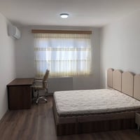 القرية الفرنسية ٢ • ١٦٦م • مفروشة جديدة