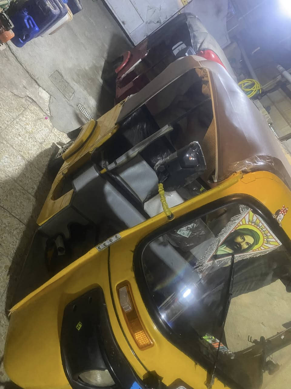 ‏سلام عليكم تكتك
‏للبيع خير من الله رقمه سنوية ثاني يوم تحويل باسمي إنجليزي موديل 16تكتك خير ￼ من الله قبل للشارع السعر أربعة وميه وبها مجال
‏￼حك جيه  مكاني حي اور سده مال غرير رقم الهاتف   ***********
