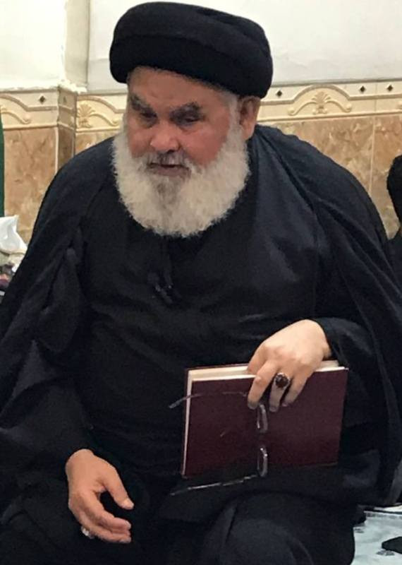 🌙اشراقة النور في رحاب التقى .. سماحة السيد غالي الموسوي الشرع يفتتح موسم الطاعة بتفقه الارواح
بقلوب يملؤها الشوق لنسائم شهر الله وبنفوس تتوق لطهارة الروح استقبلت طالبات مدارس الشريف الرضي في العراق والعالم فيض العطاء المحمدي الذي اجراه الله على يد سماحة السيد غالي الموسوي الشرع المشرف العام للمدارس دام عزه في دروس فقهية مباركة لم تكن مجرد احكام للصوم بل كانت خريطة طريق للوصول الى رضوان الله

​لقد كان مشهد الطالبات وهن يتسابقن للنهل من معين العلم مشهدا يثلج القلب حيث تجلت رغبتهن في التفقه في الدين كأبهى ما يكون العشق لله والالتزام بنهج العترة الطاهرة وقد روي عن الامام الصادق عليه السلام انه قال لو علم الناس ما في فضل معرفة الله عز وجل ما مدوا اعينهم الى ما متع الله به الاعداء من زهرة الحياة الدنيا

​وصايا من قلب ابوي رحيم

​لم يقف سماحة السيد عند حدود المسائل الفقهية بل غاص في عمق الروح موجها وصاياه الغالية بأن يكون هذا الشهر محطة للتغيير الكلي عبر:

​الاستمساك بحبل الله ورسوله والائمة الاطهار والاخذ باقوالهم فهي النجاة في الدنيا والاخرة

​جعل البيوت رياض جنة من خلال طاعة الوالدين وحسن تبعل الزوجات طلبا لمرضاة الخالق

​السمو عن المعاصي وتطهير القلب من ادران الدنيا والالتفات لكسرة خبز يواسى بها الفقير

​تفعيل صوم الجوارح ليكون الصمت عبادة والنظر عبرة والقلب محرابا لذكر الله

​من فيض الروايات المعتبرة في فضل الشهر والقرآن

​لقد استند سماحة السيد في توجيهاته الى ارث اهل البيت عليهم السلام حيث روي عن الامام الباقر عليه السلام قوله لكل شيء ربيع وربيع القرآن شهر رمضان فحث سماحته الطالبات على التدبر في آيات الله ليكون القرآن رفيقا للروح في خلواتها

​وكما جاء في كتاب الكافي عن الامام الصادق عليه السلام انه قال اذا صمت فليصم سمعك وبصرك وشعرك وجلدك وهذا هو الجوهر الذي اراد سماحة السيد غرسة في نفوس الطالبات ليكون صيامهن صياما للمقربين تترفع فيه الروح عن قيود الطين وتتحلق في سماء الملكوت

​حفظ الله سماحة السيد غالي الموسوي الشرع ذخرا ومنارا للعلم والتربية وبارك في هذه السواعد المؤمنة التي تهيأت لاستقبال ضيافة الله بكل وعي وبصيرة

​للتسجيل والاستفسار التواصل واتساب: 

📞***********

​#سماحة_السيد_غالي_الموسوي_الشرع

#مدارس_الشريف_الرضي

#رمضان_موسم_الطاعة

#التفقه_في_الدين

#العراق_الكاظمية
