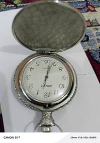 ساعة يد • شغالة باتري