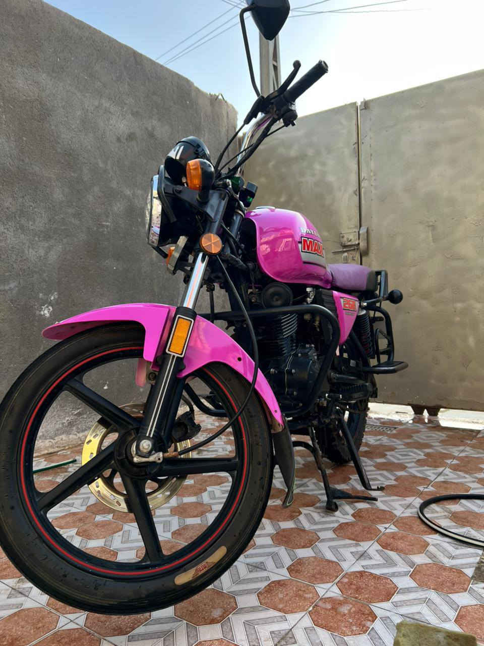 دراجة دايون موديل ٢٣ للبيع اوراق سكنر كاملة من كل شيء بس بيها شيء بسيط الباتري مجاي يشحن تاير خلفي جديد دسكات جدد لايت جمجمة عالي ناصي شاصي نظيف دراجة نظيفة السعر مليون ومئة وخمسون ١١٥٠٠٠٠٠
مكاني بابل جبلة للتواصل او الاستفسار ***********
