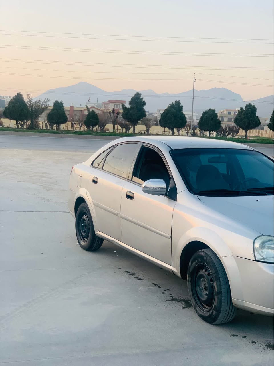 ئۆپترا ٢٠٠٤ ئارم پلاستیک بە شەرت
هەموو گیانی بە شەرتە
خوار بازار  یەک پارچە سبوخە بێ داخلی 
شاشە ئایپاد
*********** 
*********** رانية, السليمانية
