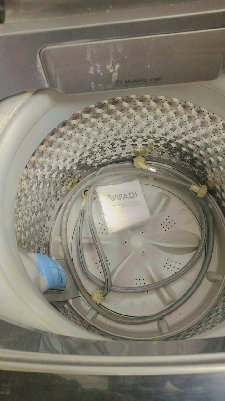 غساله الحافظ 16 كيلو فول اوتوماتيك
نظافه 99% شغاله على الفحص 
 كامل غراضها موجوده 
سعر  175 الف يوجد توصيل 
رقم الواتساب ***********
