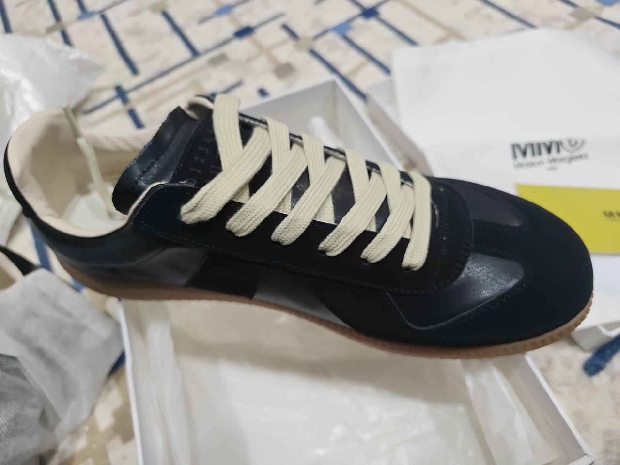 بەکارنەهاتووە تەنها کارتۆنی کراوەتەوە 
قیاس 41.5 بۆ  42
Mod S58W0109 حلبجة, السليمانية


**إذا كنت صاحب هذا الإعلان وتريد حذفه لأي سبب، رجاءا أرسل رسالة إلى الدعم الفني**