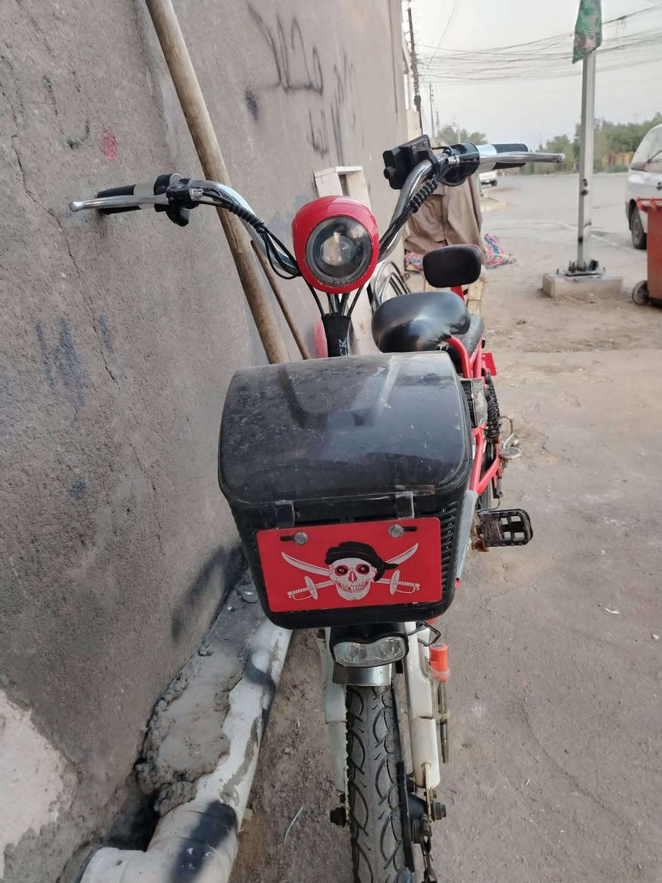 دراجة شحن  للبيع (تحتاج بطاريات)
السرعة 60
4 سرع
شاشة عداد الكتروني يطلع شكو شي مشتغل ويطلع الشحن 
بريك امامي خلفي
تايرات جدد
اشاره يمنه يسره
سلة امامية
قفل للتاير
قفل بطارية
دبل بصمه وسويج هم دبل
اربع دبلات خلفية و دبلين امامي
سعر 200 الف وبيه مجال بسيط


**إذا كنت صاحب هذا الإعلان وتريد حذفه لأي سبب، رجاءا أرسل رسالة إلى الدعم الفني**