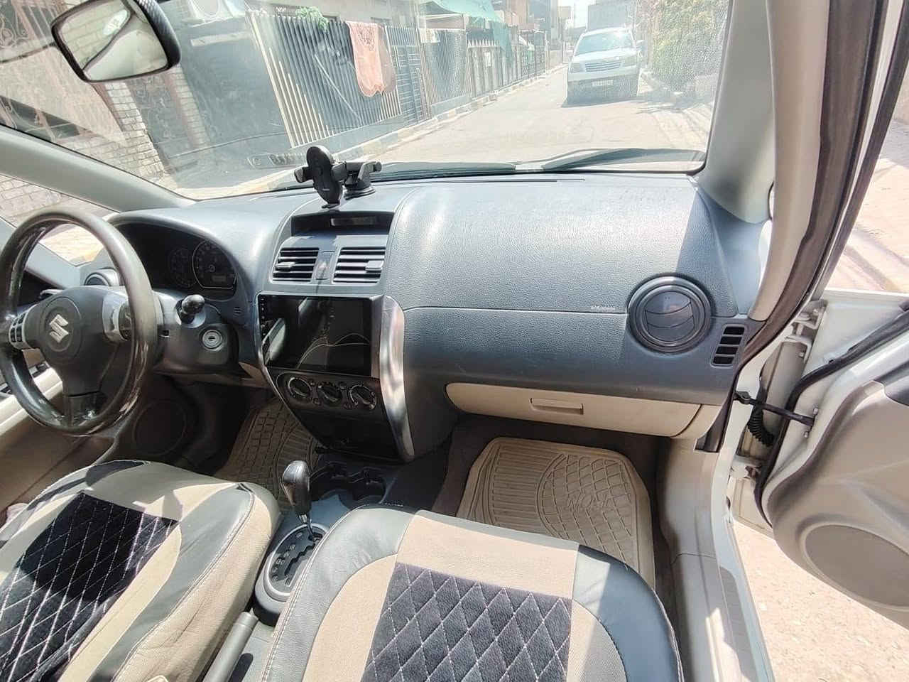 سازوكي sx4 مديل ٢٠٠٩
***********
رقم سليمانية انكليزي بسمي
صبغ قطع بدون حادث ودواخل  ابيع حزام  تخم تاير جديد مكينة وكير حاوية جدد  حجم المكينة ١٦٠٠ دوشمة  بلكات مجاول جدد راديتر جديد السيارة تبريدهة ضعيف بسبب صوت في الكمبريسر  + محتاجة درايم شفت  سعرهه ب٦٥ بيهة مجال
