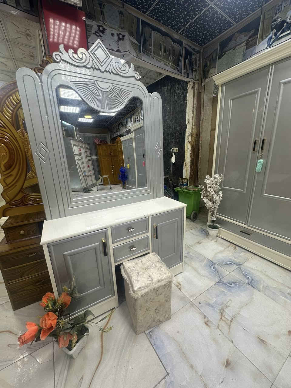 غرفه نجاره عراقيه 
5بيبان
معمل ومعرض علي الفهداوي 
سعر مليون ٢٥٠
واتساب ***********
   ***********
