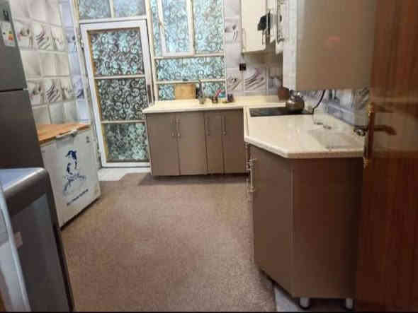 (( دار للبيع ))
حي الجامعه منطقه 28 شارع 15 ركن واجه 7/75 والنزال 13 الطابق الاول استقبال مفتوح على الصاله وصاله وغرفه ومطبخ بارد وحار وتخاريخ داخليه وخارجيه والطابق الثاني 3غرف نوم وصاله وتخاريج والثالث بيتونه على شكل غرفه وسطحين بيت مال جناي مو بياعه شره الارضيه مرمر والجدران سيراميك مطلوب لمصرف الاسكان 63000 

***********  ابو غيث
