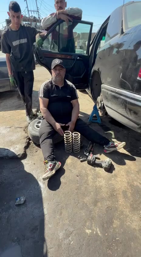 عيوني الغوالي خدمات السعيدي أبو عبدالله الحداد بغداد شارع الشيخ عمر الشارع الثالث مقابل مجمع بغداد رقم الهاتف *********** أبو عبدالله
