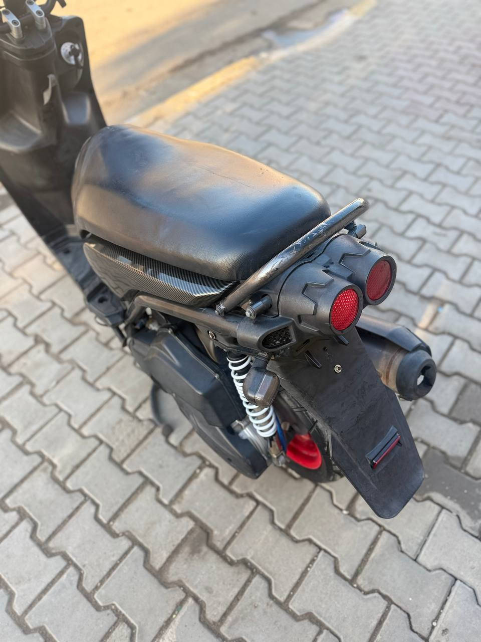 سلام عليكم دراجه سكنس جبلي للبيع مكينه مكفوله كفاله عامه شرط برغي مامفتوح بيه كفرات كاربون بلادي شلعه ومعدل فؤؤل كهربايات كلها شغاله بيه يدات بريك رياضي أوراق كامله كله ونكره بكل وكت على شرط رايده ب٩٠٠ وبيه مجال مكاني بغداد الحسينيه للإستفسار ***********
