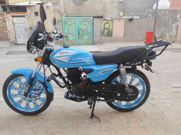 سلام عليكم شباب دراجه سونك صارلهه سبوع نازله رمبه  مكفوله كفاله عامه تاخذهه انته ومغمض الله شاهد عنوانهه بغداد الشعب سعرهه مليون و٢٠٠ وبيهه مجال بسيط تليفون ***********
