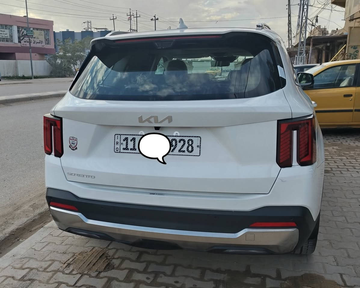 السلام عليكم
كيا سورنتو 2025
ضمان 5سنوات ( 6938 الف km
مواصفات السياره 
رقم بغداد 
مكينه السياره V6
مقاعد كهرباء
مقاعد جلد 
ثلاث قطع تبريد
سبعة راكب
گير ماوس ثمن سرعات 
شفتات ستيرن 
اربعة وضعيات قيادة 
هاند بريك بصمة 
نظام منحدرات 
دبل كاميرا 
شاشة متصلة داعمه (ابل كار بلي)
الشاحن وايرلست 
اناره محيطية داخلية متغيرة 
لايتات LED نهاري
لايت كشاف ضبابي 
بگ لايت LED 
تشغيل عن بعد
بصمه ابواب
جنطة كهرباء 
نظام ترحيب عند اقتراب البصمة 
باقي مواصفات السورنتو معروفة. 

 السيارة كفالة عامه )

مكان السياره نجف مشخاب 
رقم الهاتف ***********
