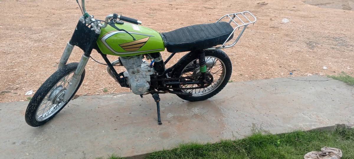 سلام عليكم دراجة اربعة كير موديل عشرين كلك سعر 300 وبيهة مجال حق الكروة فقط


**إذا كنت صاحب هذا الإعلان وتريد حذفه لأي سبب، رجاءا أرسل رسالة إلى الدعم الفني**