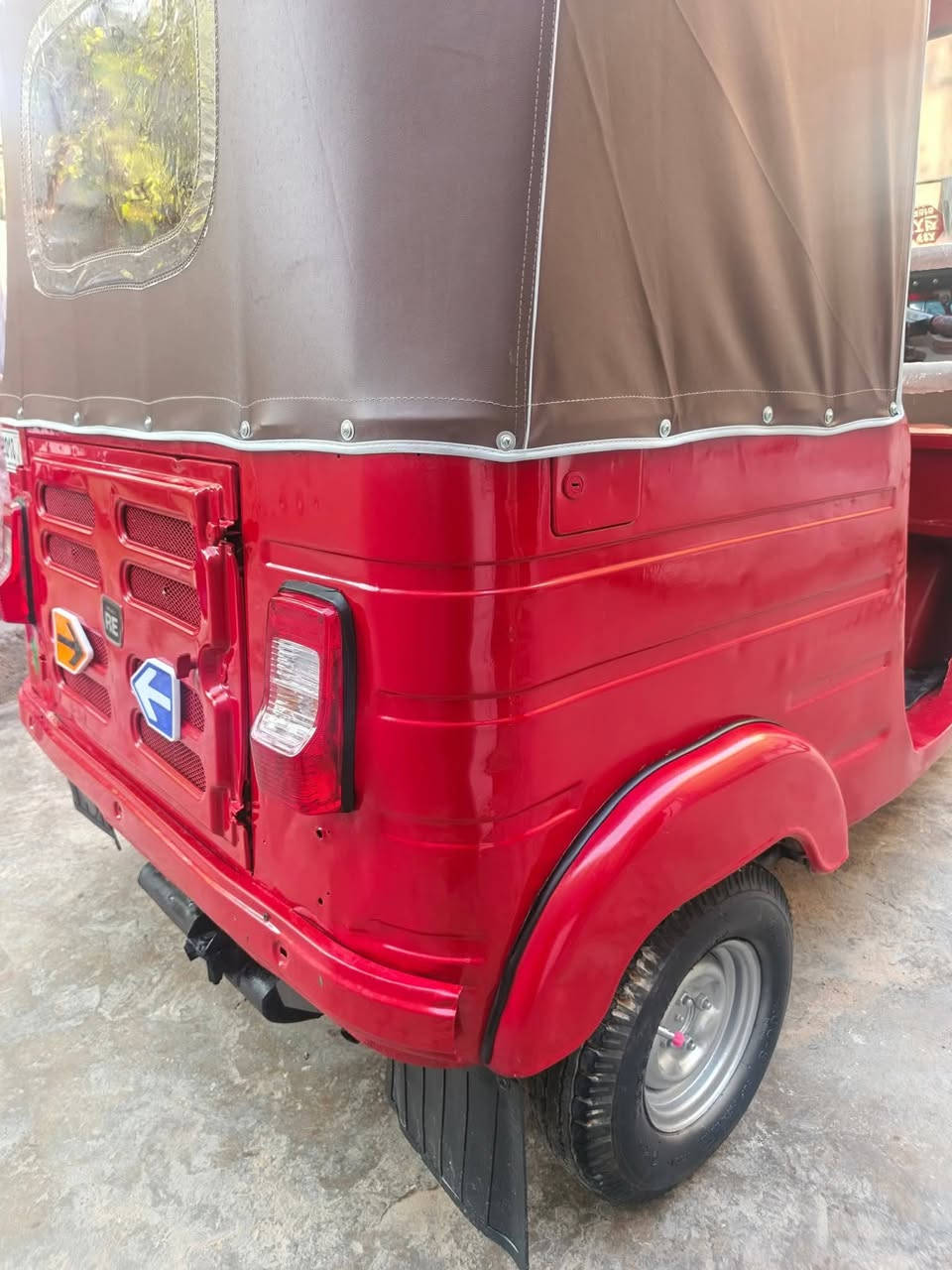 سلام عليكم ورحمه الله وبركاته اخواني تكتك مدل 18 أوراق ‏‪0772 460 9406‬‏كربلاء طوريج السعر مليونين وبه مجال المكان كربلاء طوريج السعر
