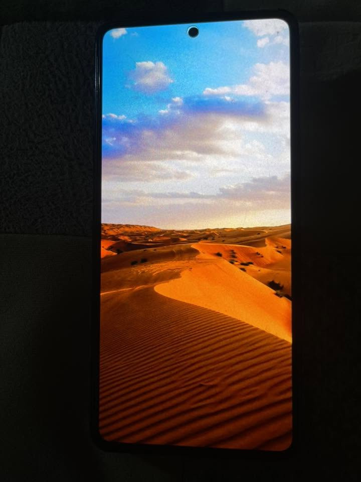 السلام عليكم 
تكنو كامون 20 برو 
ذاكره 256 
نظيف ما مبدل اي شي بي 
السعر 140 وبي مجال قليل 
بعقوبه التحرير 
***********
