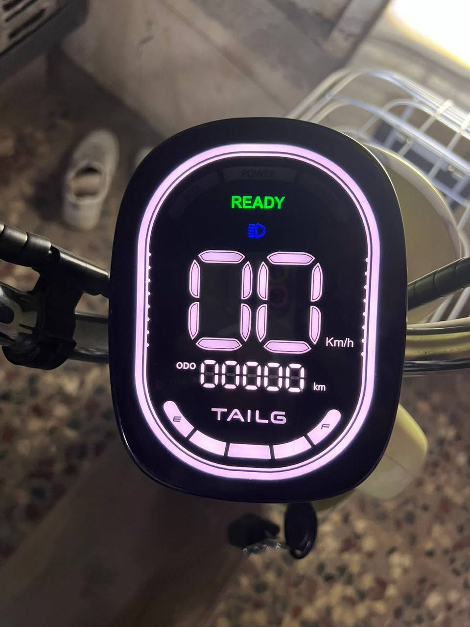 السلام عليكم دراجه شحن موديل 2026 دراجه جديده 5 بطاريات
اسم الدراجه TAILG تشحنه ساعتين بس تكفيك يوم كامل السعر 550 الف 
***********
