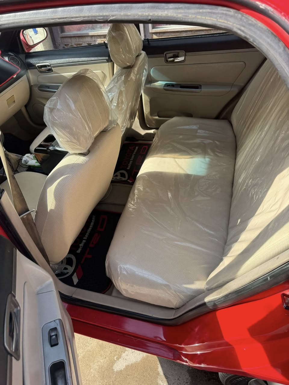 السلام عليكم سيكي للبيع موديل 2013كصة قديمه السيارة رقم انكليزي باسمي سنوية 2030كوبون بانزين السيارة بدون ضرر مصبوغة جمالية فقط وباقي كلها شرط من مكينا وكير  السعر 47وبيها مجال بسيط مكان موصل الايسر شراي اتصل ع رقم ***********
