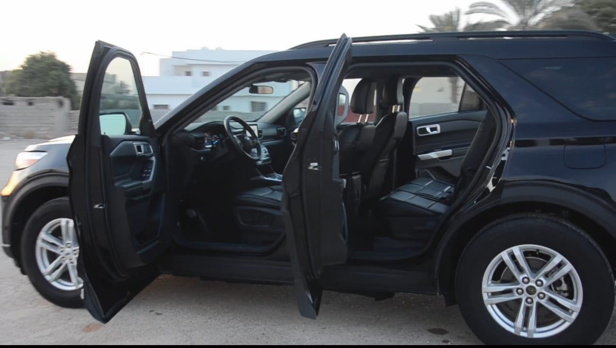 السلام عليكم 
فورد إكسبلورر XLT موديل 2023
فوول مواصفات عدا الفتحه
4 سلندر محرک: 2.3T
(السياره ٧ راكب)
السياره كامله من كلشي وناعمه وصافيه جدا بالسياقه ترايها زيرو 
صور الحادث ورقم الشاصي كلها بالمنشور
السياره بدون تبديل ليبل واحد فقط صبغ جاملغ وحافة البنيد وكفاله كير ومحرك وحادث وصبغ سابق  
***********
***********
السياره رقم فحص مؤقت 
السعر ١٩٨ ورقه 
مكان السياره : المسيب
