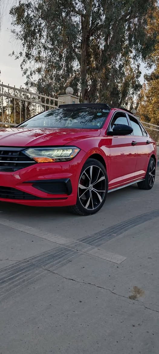جيتا موديل JETTA SE  2019 فول مواصفات
رقم اربيل شرط التحويل 
وصرف البانزين لتفويله تمشيك  730 كيلو 
‏87m ماشيه
رقم انكليزي 

💎 ســعــر ✅ ::  الــرد تلقائي 📮

‏‎محرك 1400 TURBO 
‏‎كير اوتو 8 نمر 
‏‎وضعيات القيادة
سبورت - نورمال ايكو - عادي

بانوراما بصمة تشغيل
 بصمة ابواب تحكم بالجامات والبانوراما عن بعد
رادار امامي عدد 2 رادار خلفي رادار جانبي
مانع تصادم خلفي امامي اوتو ستارت - ستوب
مثبت سرعة نظام ترحيب توقف ذاتي 
هاندبريك بصمة منظومة زنون بلادي
سترين حرف D فول تحكمات ستيرن
وباقي المواصفات معروفة

مكان السيارة: موصل 
رقم صـــاحب سيارة: *********** واتساب

لعرض سيارتك على الصفحة بنفس الطريقة راسلنا
‏‎
