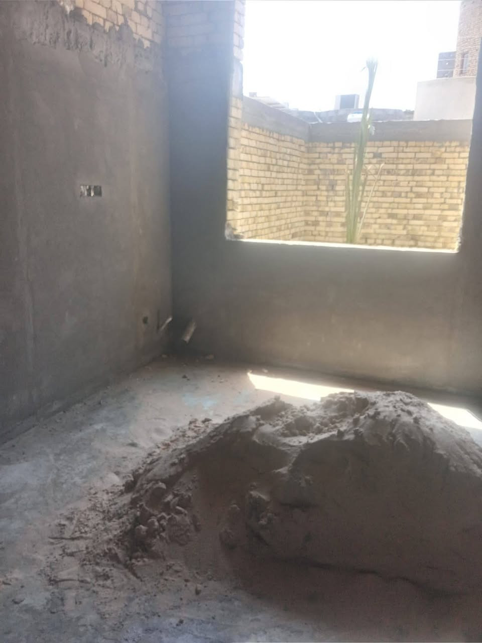 خلفه ابيض. اسود.  متر 6
اشرف هندسي كادر متوفر الان 
عمل داخل بصره هاتف مع واتساب 
***********
