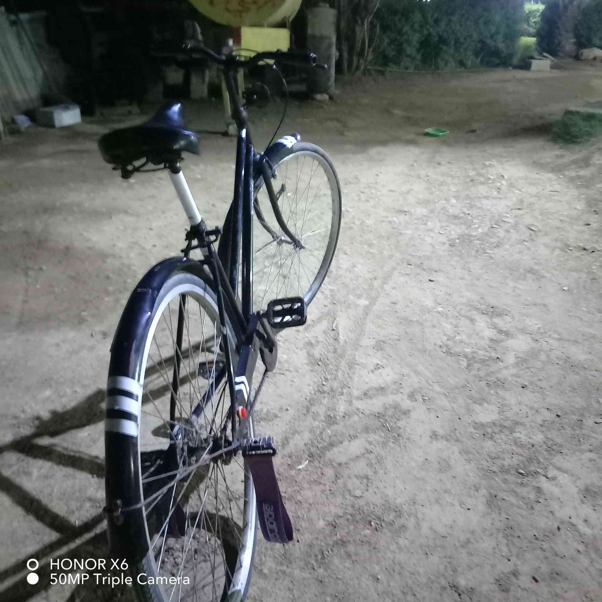 السلام عليكم بايسكل للبيع حجم 27نظافه فول ما موصل شي الخاص مفتوح او اتصل وادلل
***********
