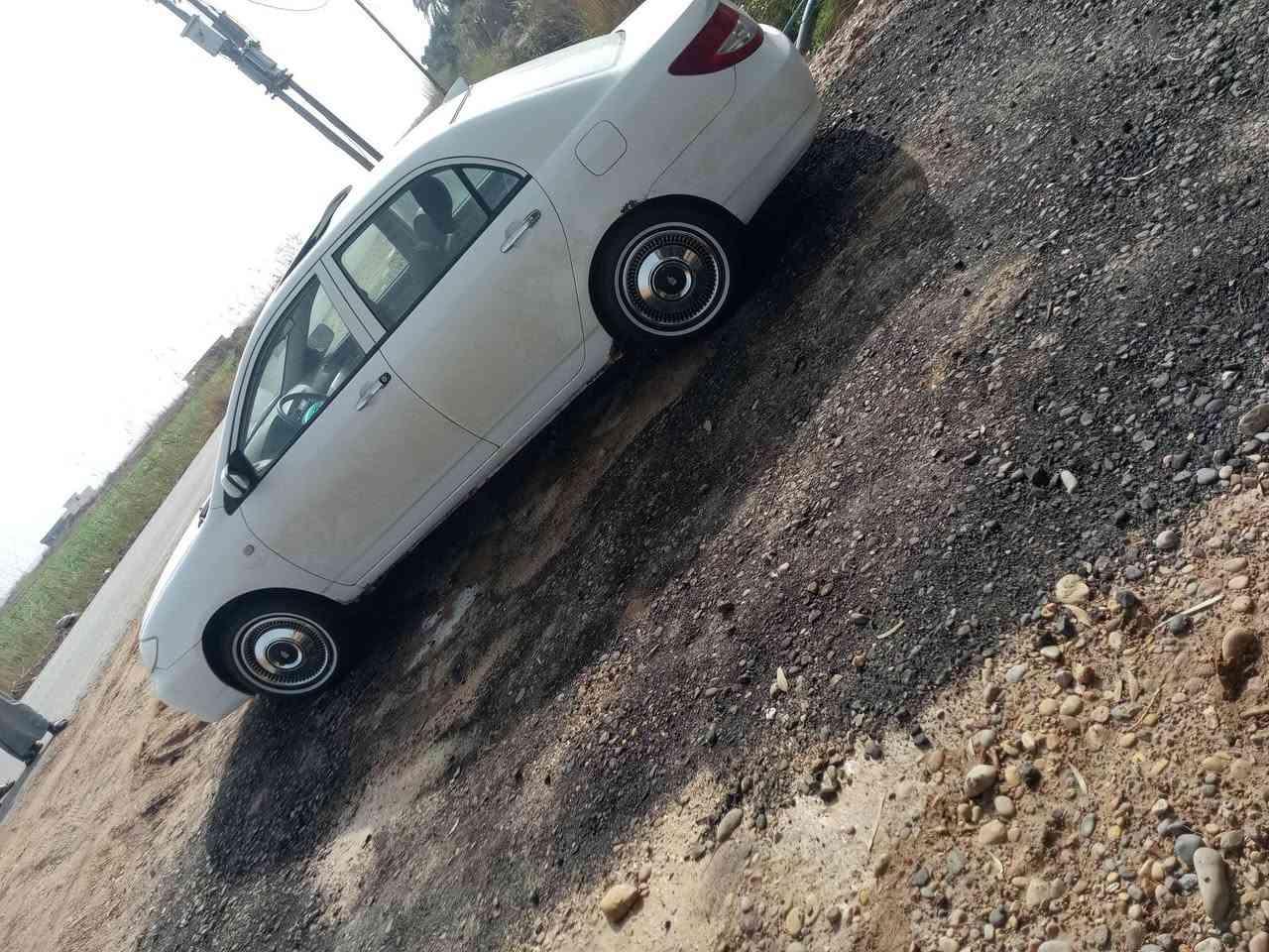 السلام عليكم بي واي دي 2013 للبيع مقفوله كفاله عامه جير ومحرك وتبريد وتدفئه خير من الله وصدر امامي خلفي السعر 60 وبيها مجال سنويه ل 28،,***********
