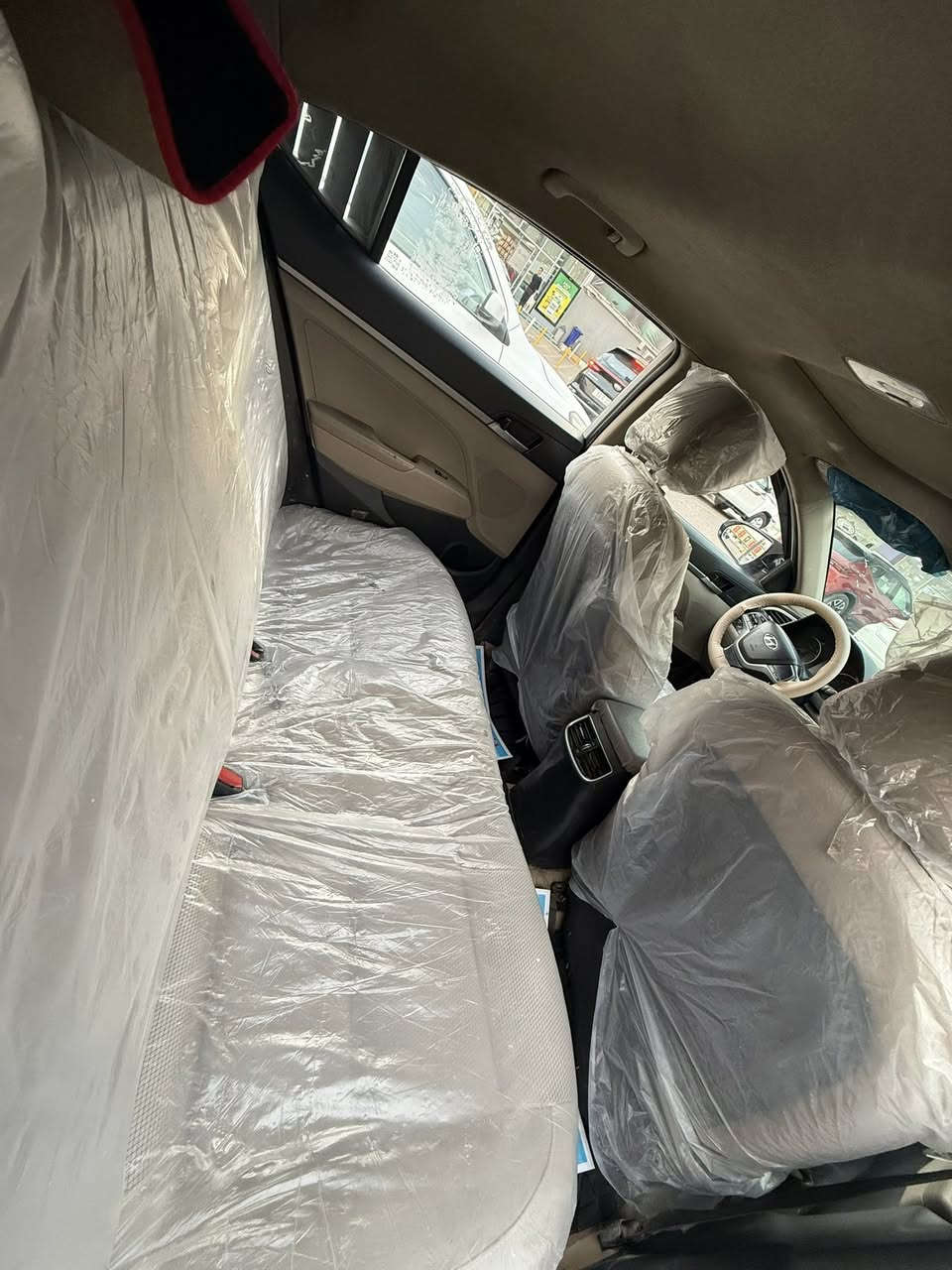 النترا خليجي 
موديل 2017سياره نضيفه كلش 
فول مواصفات عده الفتحه 
تبريد قطعتين فتحه  مري شفط 
رقم اربيل انكليزي 
بيهه فقط ربع البنيد بارد 
محرك ما مفتوح 
مكاني بغداد زيونه 
رقمي ***********
