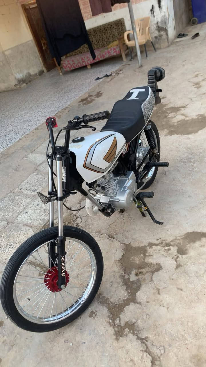 🫡السلام عليكم 🏍️دراجه✈️ للبيع تعمير 25 والشاصي 16 أصولي الدراجه نضيفه كلش رجاااا المايشتري لايدخلي 🚨📞‏‪***********‬‏ اتصل وتدلل الماسنجر مقفول 💰🫥 شوفت عينك النضافه 💸 تجي تركب وتروح مرتاح 🫂 مكاني واسط الصويره اني واحد كوكب 👌
