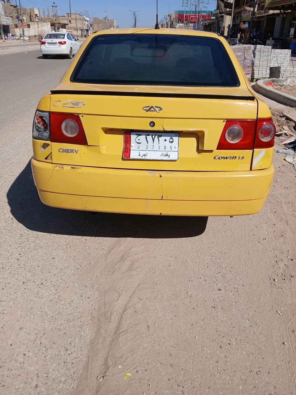 للبيع: شيري كوين 2009 (جاهزة)
المحرك: بلادي وخير من الله (نظيف وجاهز).
الكير: محول كير كولف (Golf) ناعم وجاهز.
الحدادية: جديدة وقفل.
التايرات: تخم تاير جديد.
 (الهزة): جديدة.
اللوحات: رقم بغداد وطني، السنوية عظم عاج  لغاية 2029. راعيها كربلاء
مكان السيارة : بابل.
السعر: 18 ورقة (وبيها مجال بسيط للشراي).
ملاحظة: السيارة مال جناي، نظيفة وكاملة 
📞 للتواصل والاستفسار
***********
