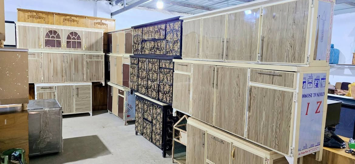 اثث بيتك بأنسب الاسعار سعار الشمال 🌹 
وصول وجبة من الكاونترات 3 قطع سنك مرمر نضاف السعر 225 وبيهم مجال 
صلاح الدين ناحية العلم قرية الربيضة خلف مدرسه سومر للبنين 
***********
يوجد خدمة توصيل داخل المحافظة فقط 🚛
